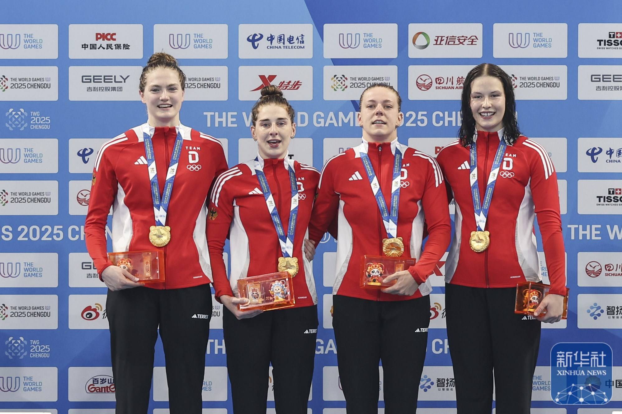 成都世运会丨救生女子4x25米运送假人接力决赛：德国队夺冠