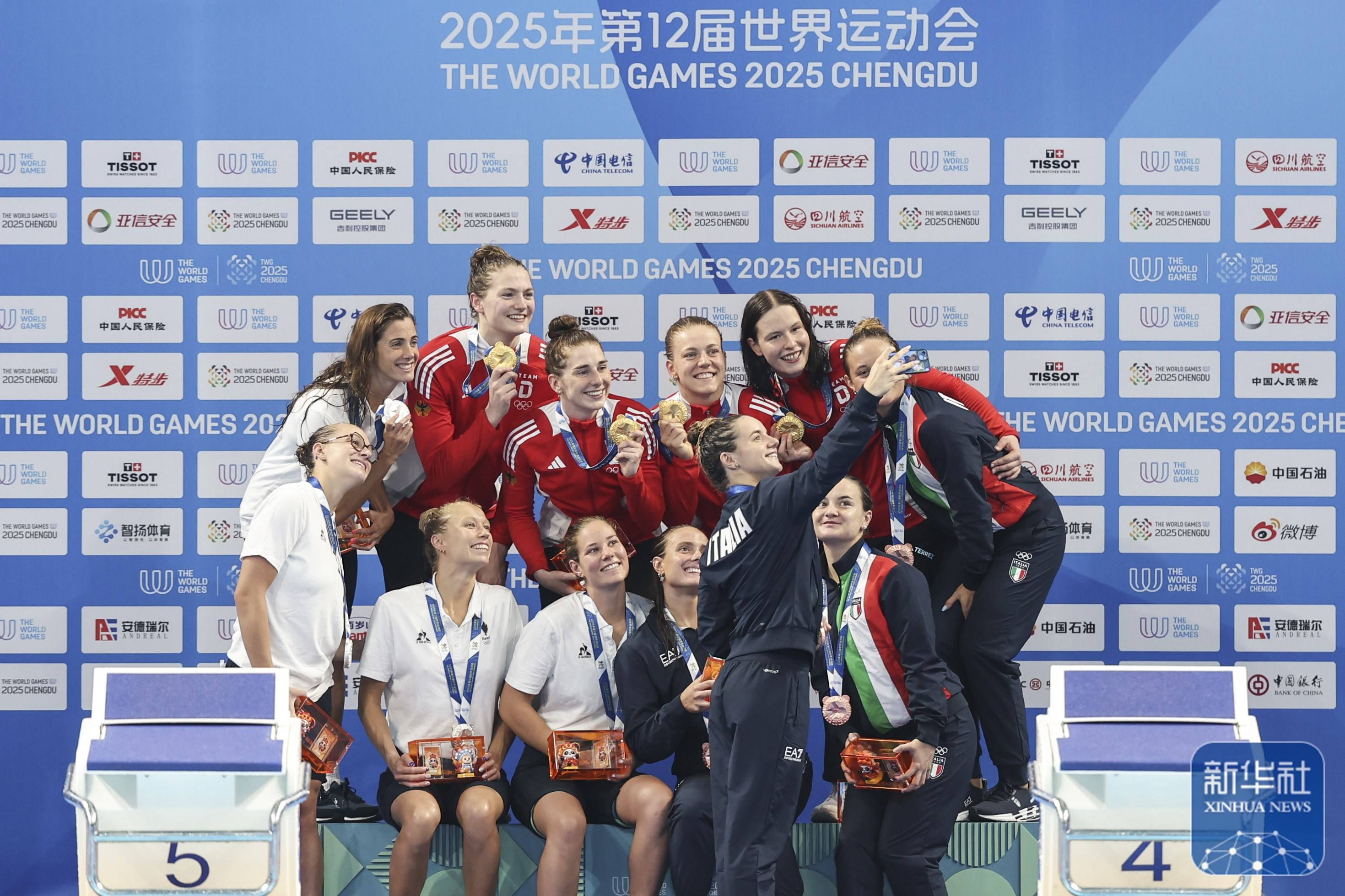成都世运会丨救生女子4x25米运送假人接力决赛：德国队夺冠